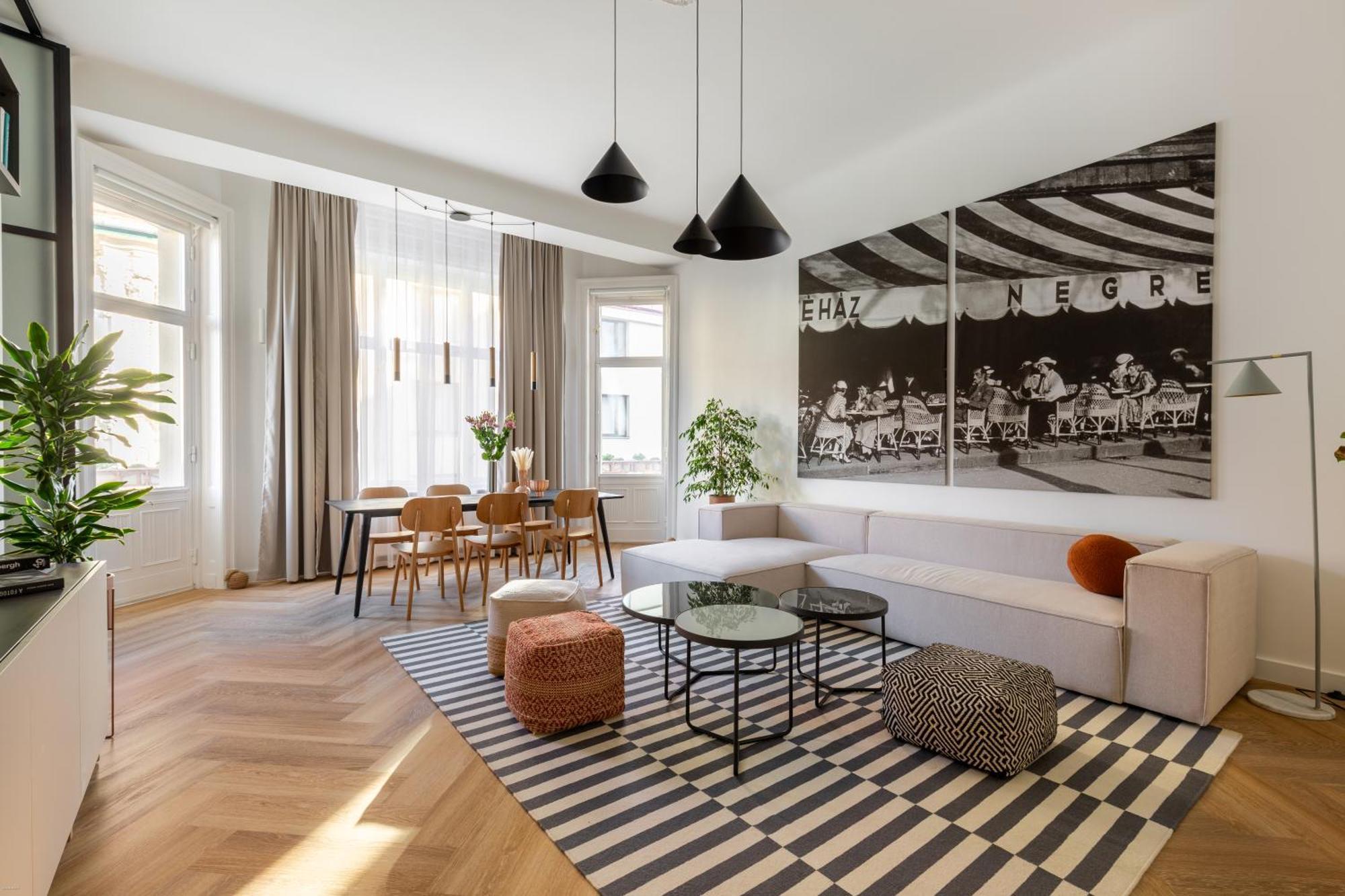 Raday 43 By Stn Apartment