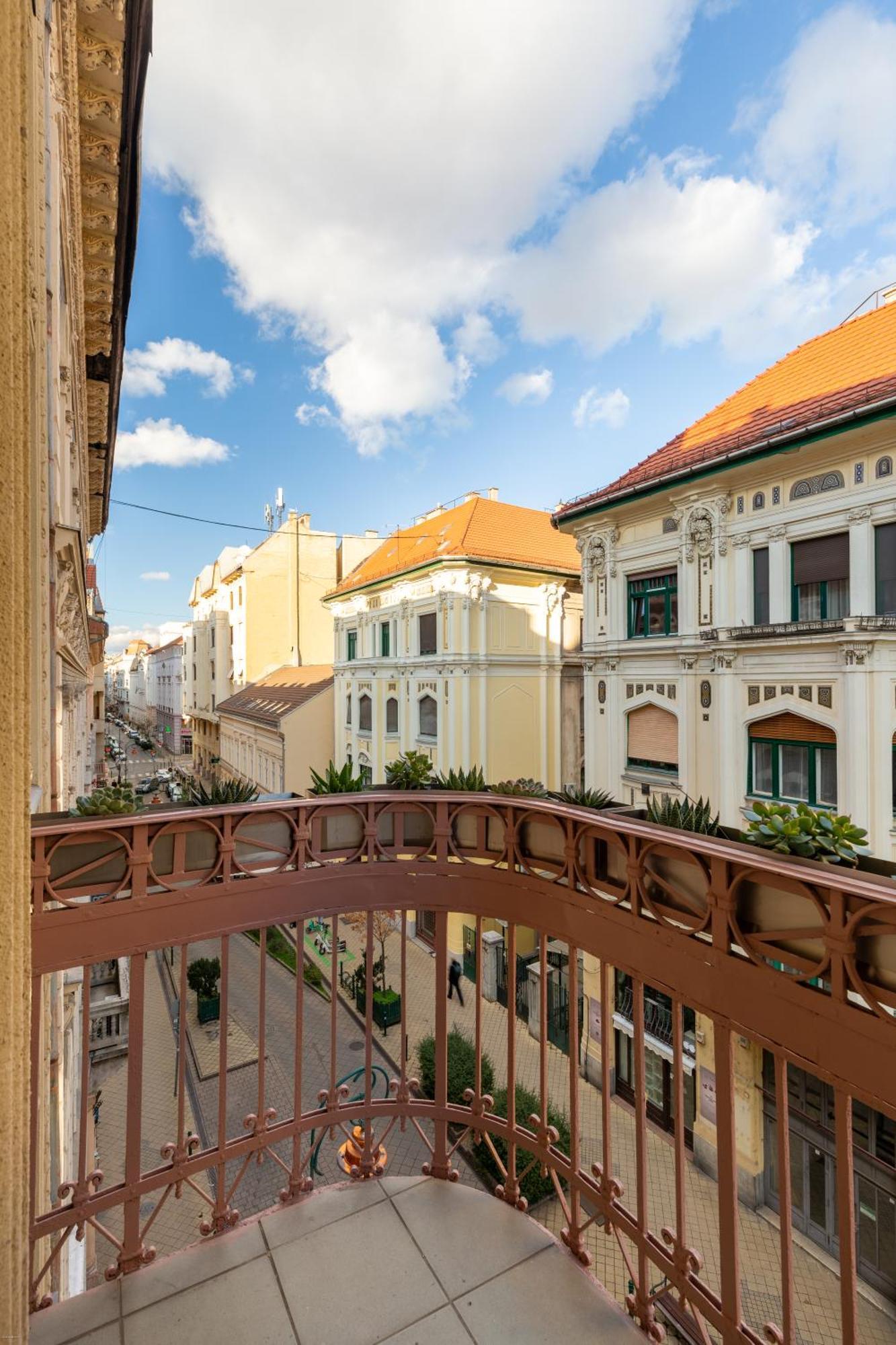 Raday 43 By Stn Budapest
