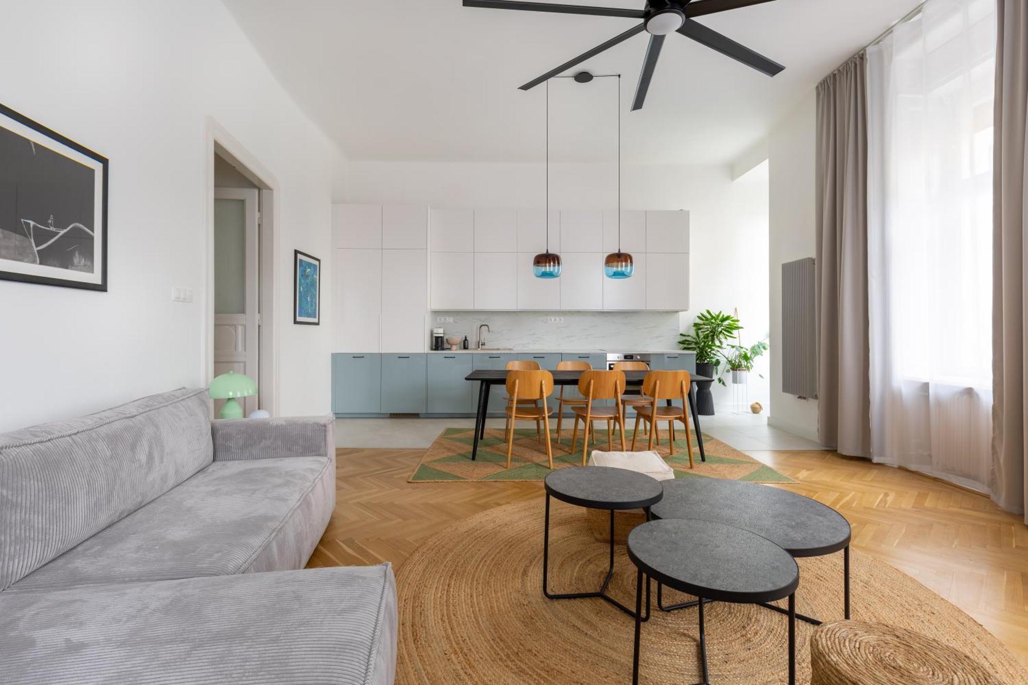 Raday 43 By Stn Apartment