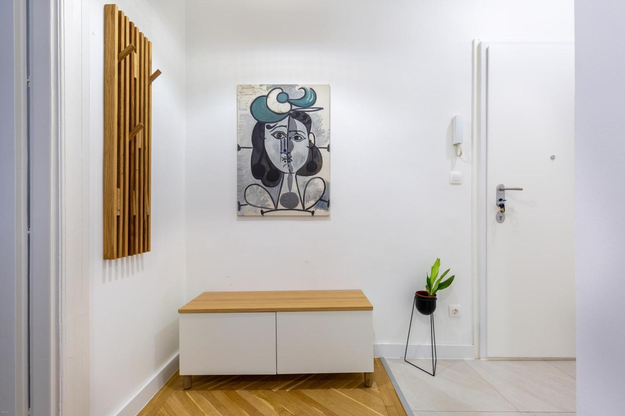 Raday 43 By Stn Apartment *
