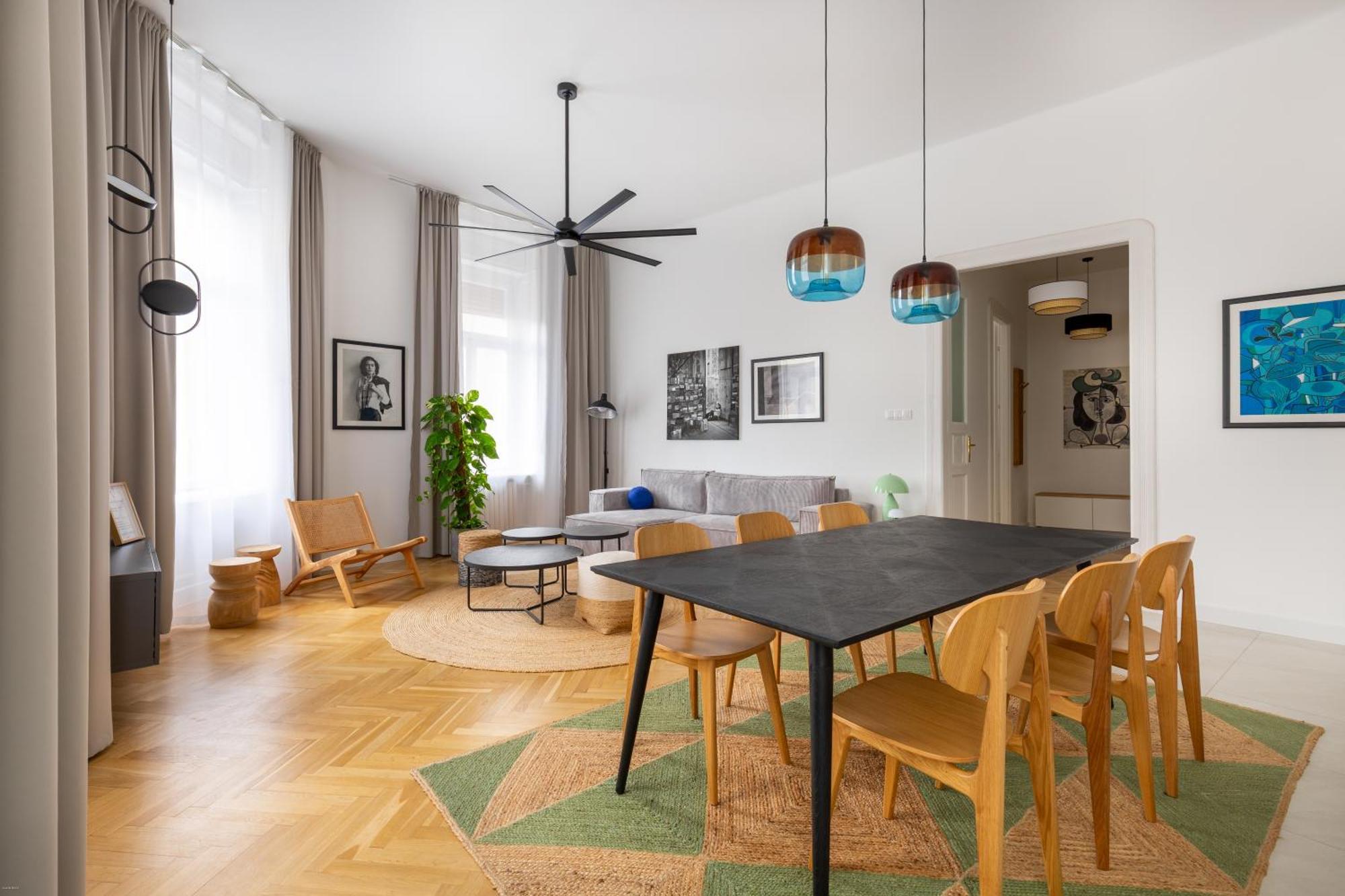 Raday 43 By Stn Apartment *