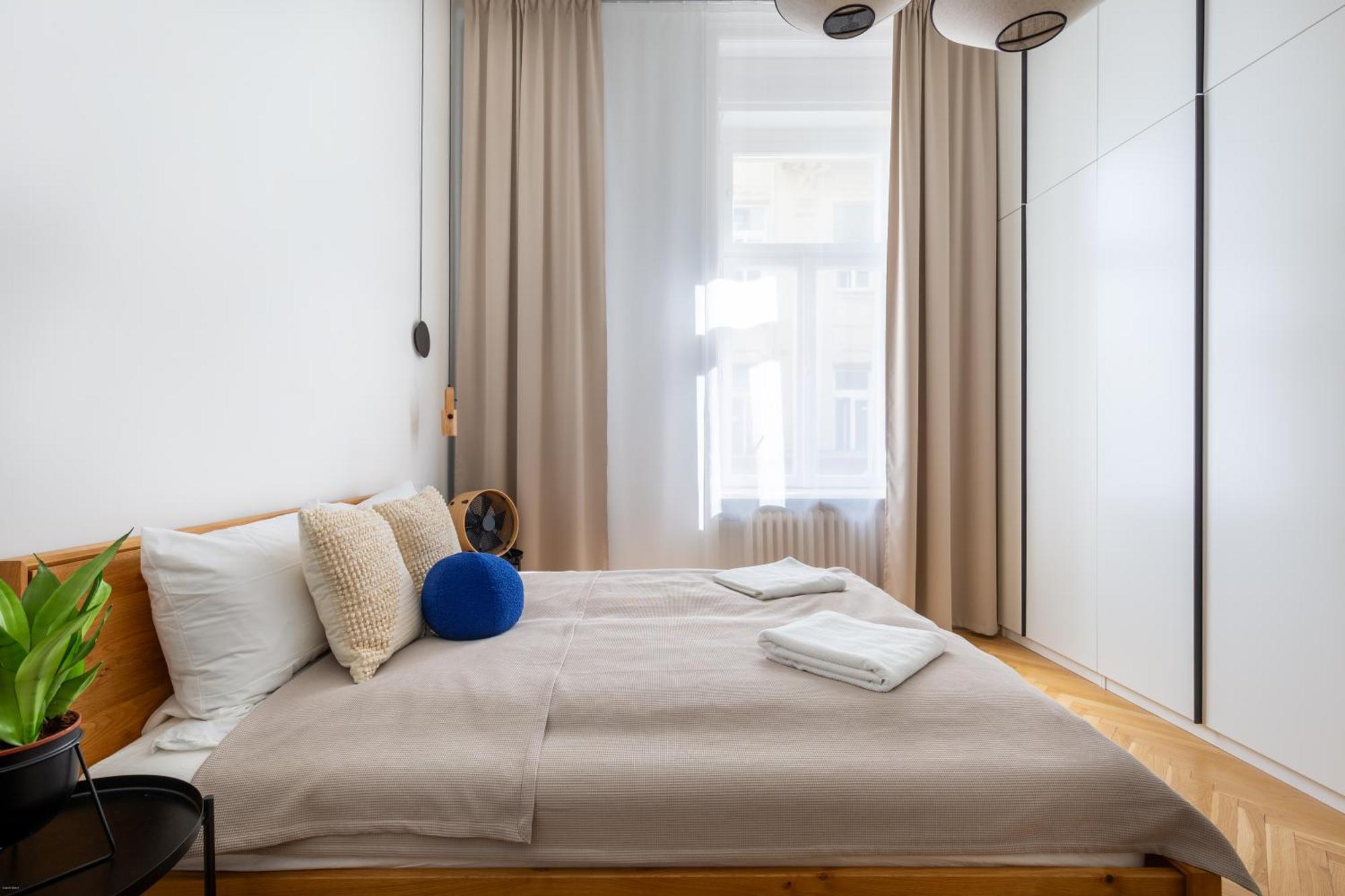 Raday 43 By Stn Apartment *